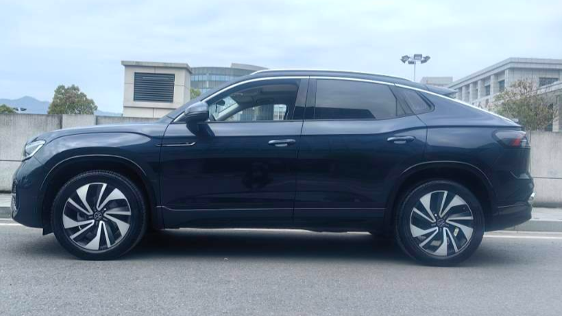 Volkswagen 2023 TAYRON X 330TSI 2WD Premium High Energy Edition