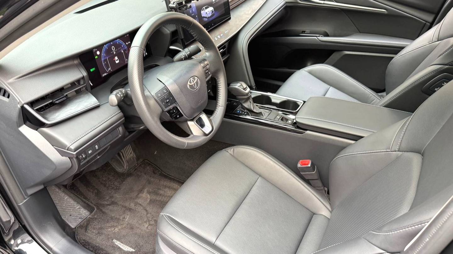 Toyota 2024 CAMRY Dual Engine 2.0HGVP Luxury Edition