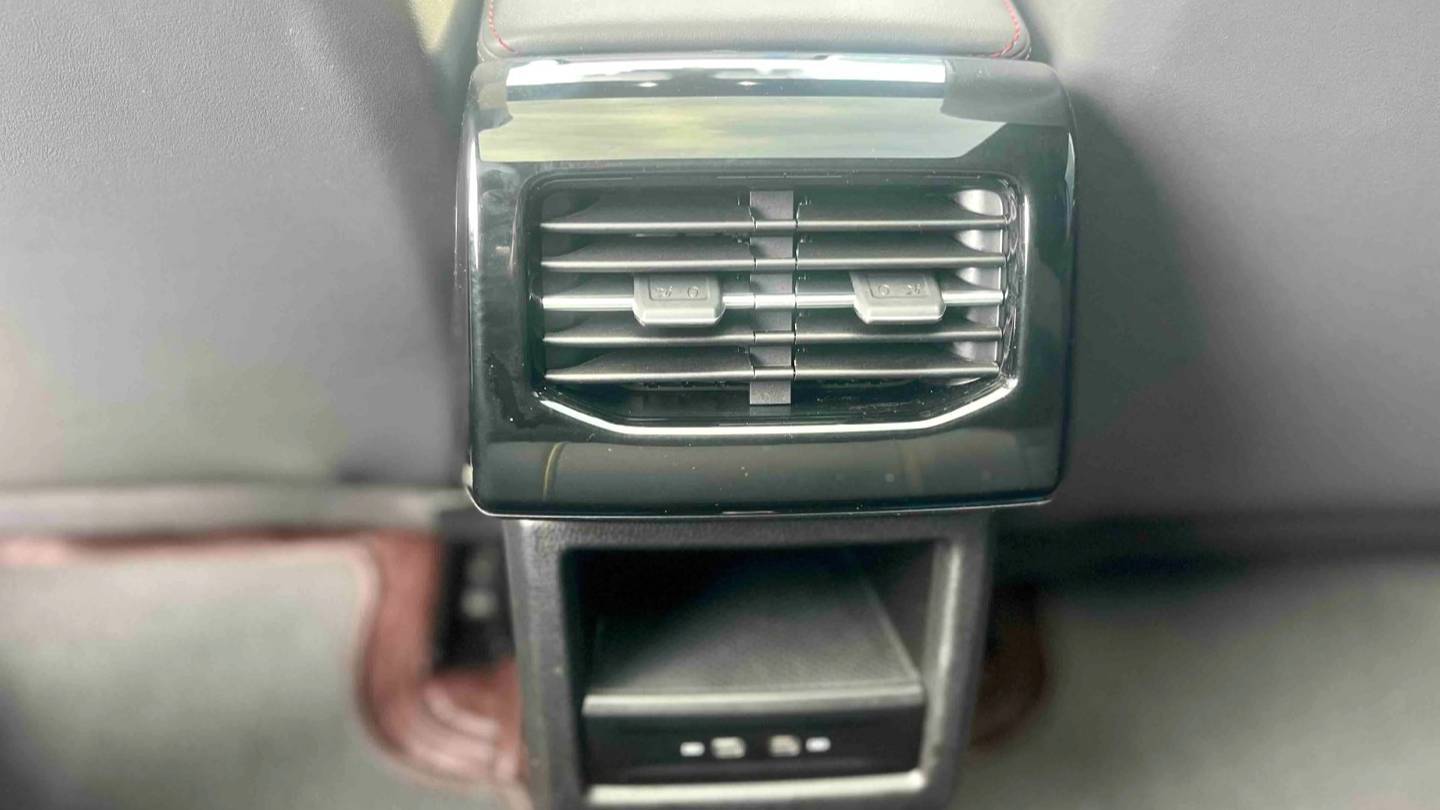 Volkswagen 2025 ID.3 Smart and Ultra Intelligent Oxygen Edition