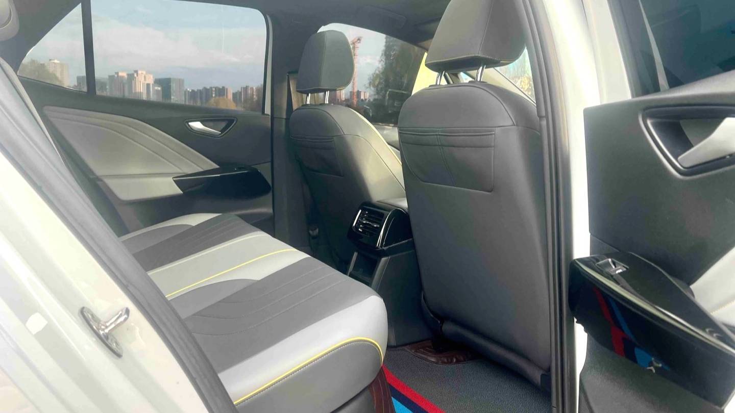 Volkswagen 2025 ID.3 Smart and Ultra Intelligent Oxygen Edition