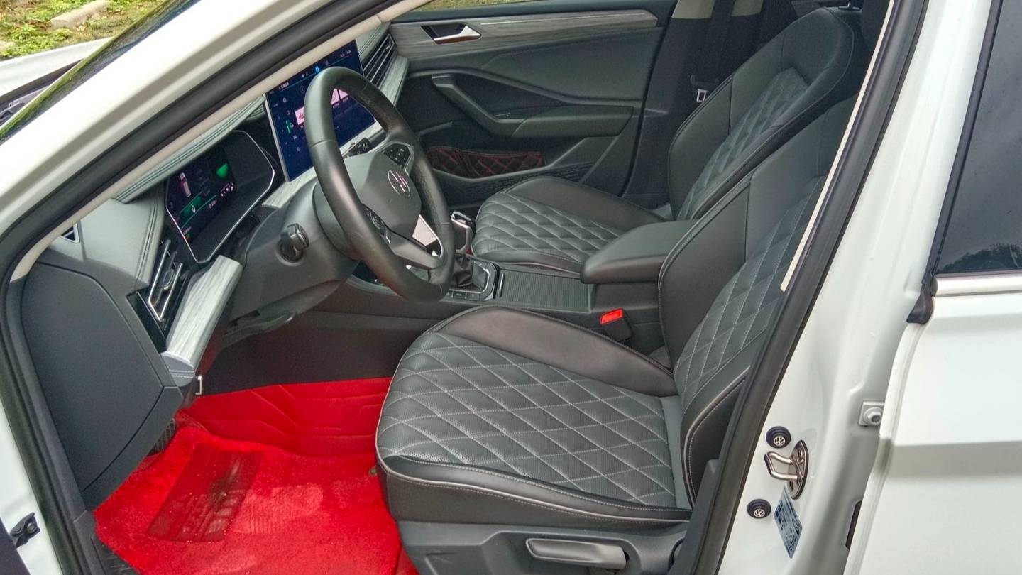 Volkswagen 2023 Sagitar 300TSI DSG Beyond Edition