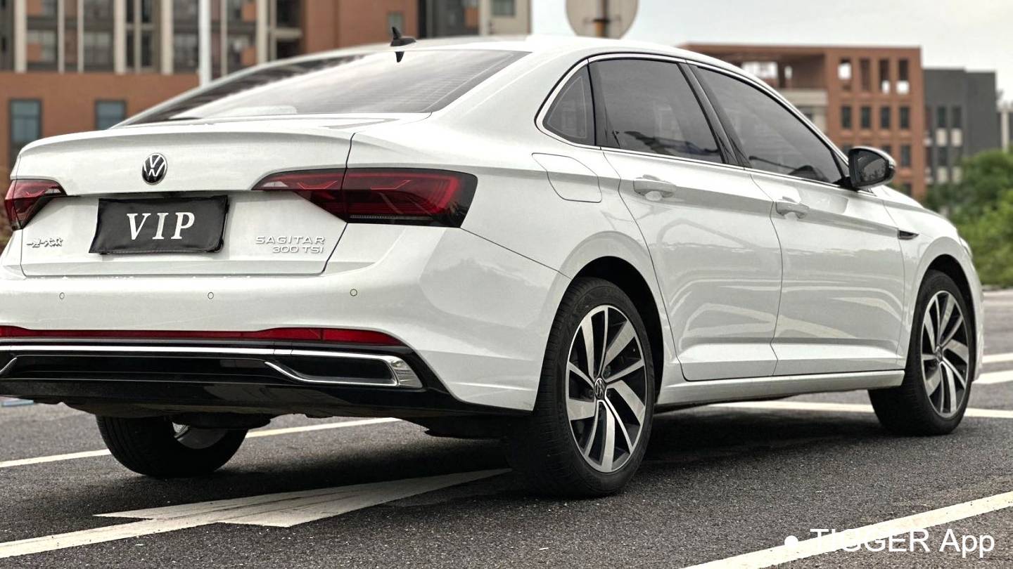 Volkswagen 2023 Sagitar 300TSI DSG Flying Edition