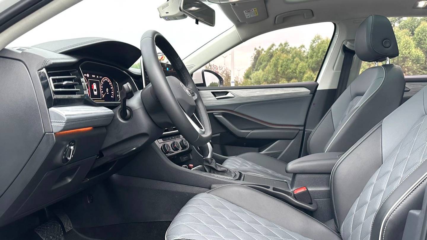 Volkswagen 2023 Sagitar 300TSI DSG Flying Edition