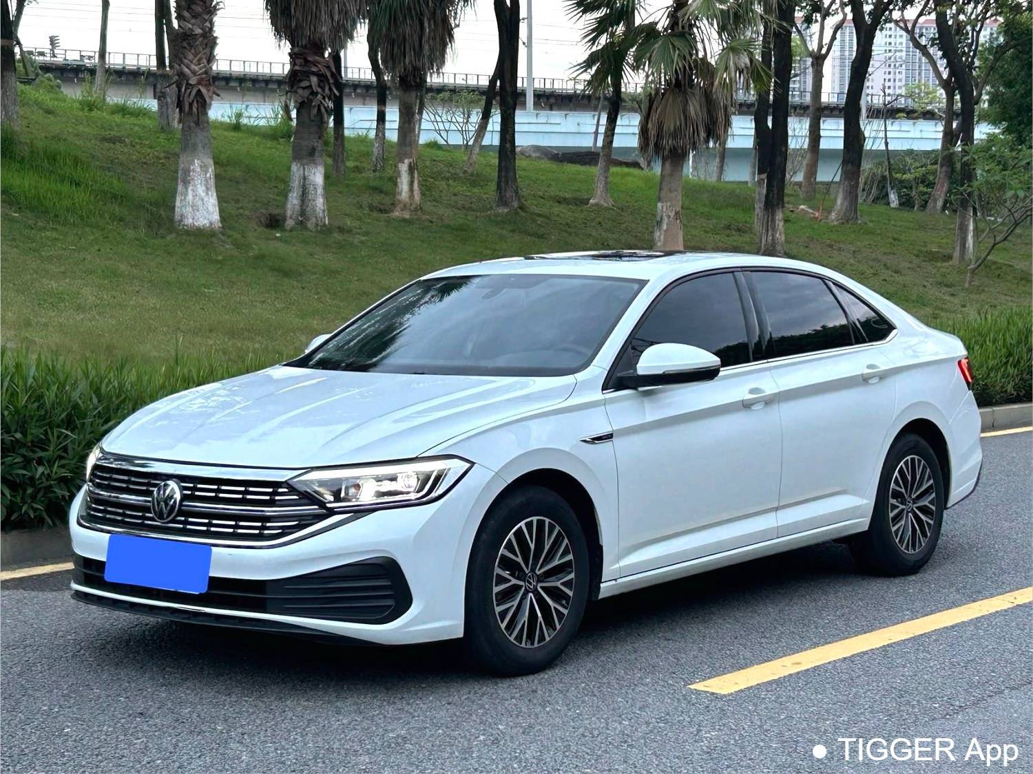 مستعمل Volkswagen 2024 Sagitar 200TSI DSG Flying Edition