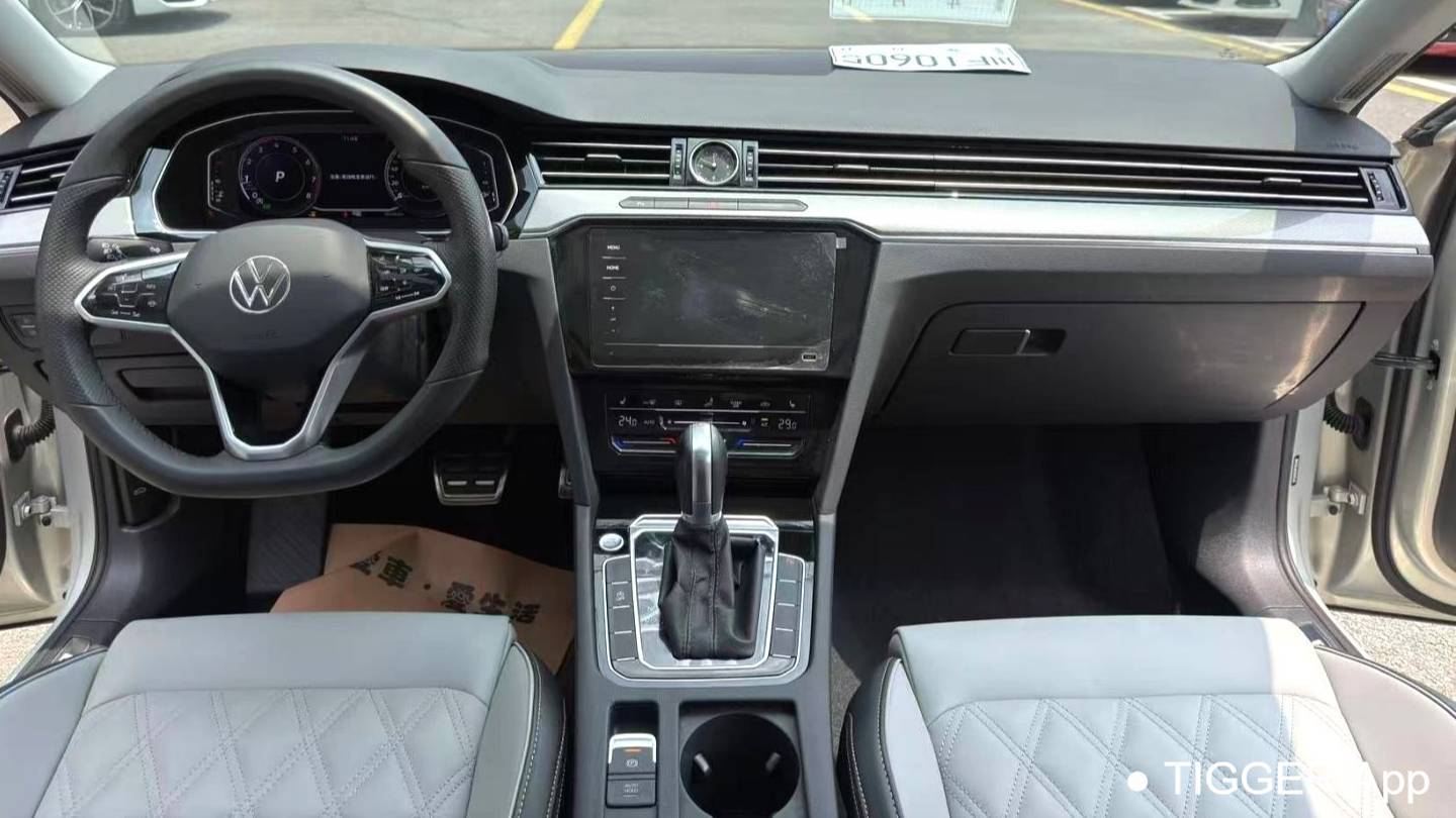 Volkswagen 2023 Magotan 2 million commemorative edition 330TSI DSG leading model