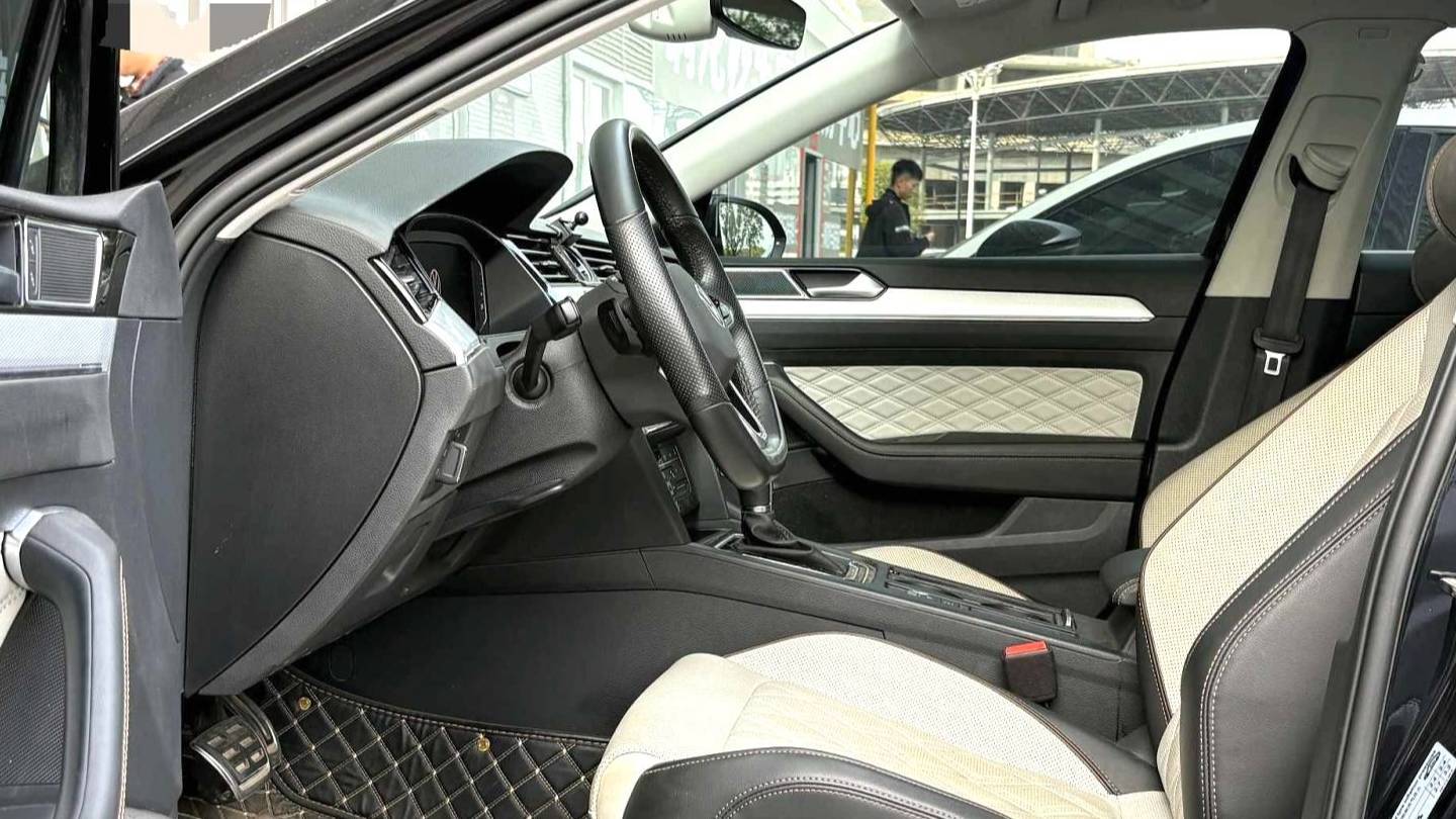 Volkswagen 2023 Magotan 2 million commemorative 330TSI DSG luxury models