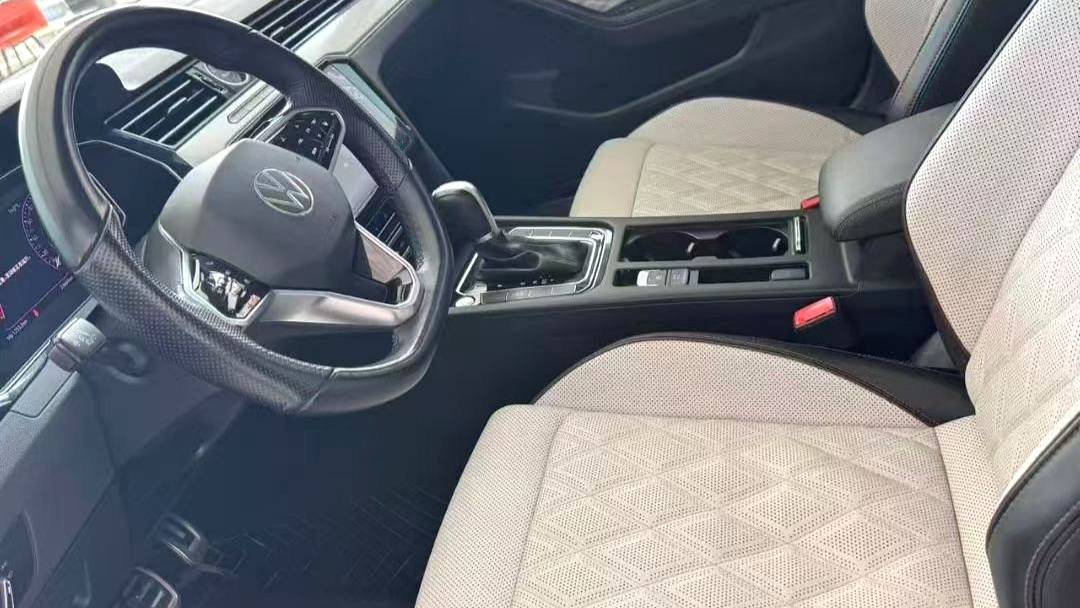 Volkswagen 2024 Magotan 2 million units of the popular 330TSI DSG luxury model