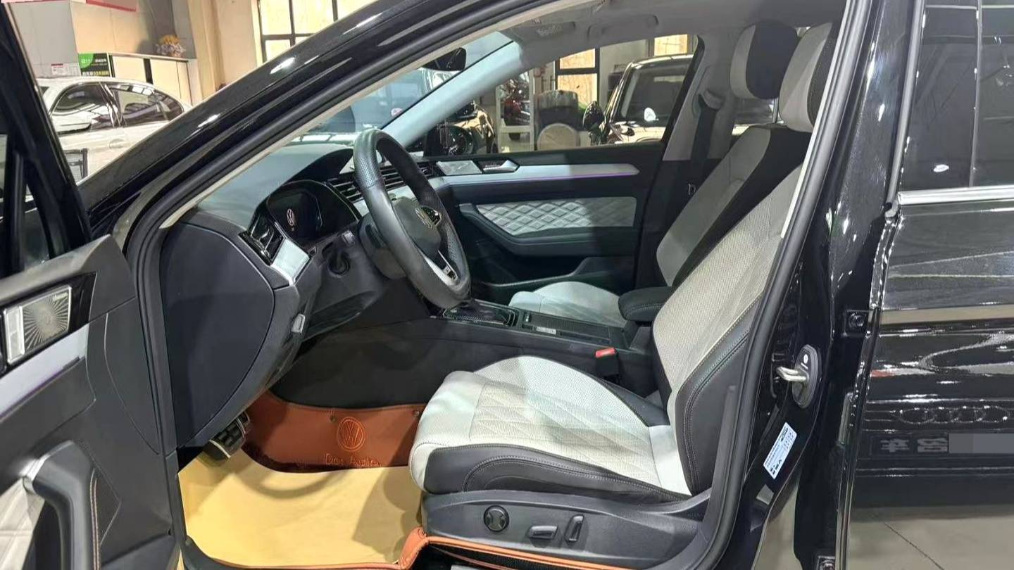 Volkswagen 2025 Magotan Upgraded Two Share 330TSI DSG Luxury Edition