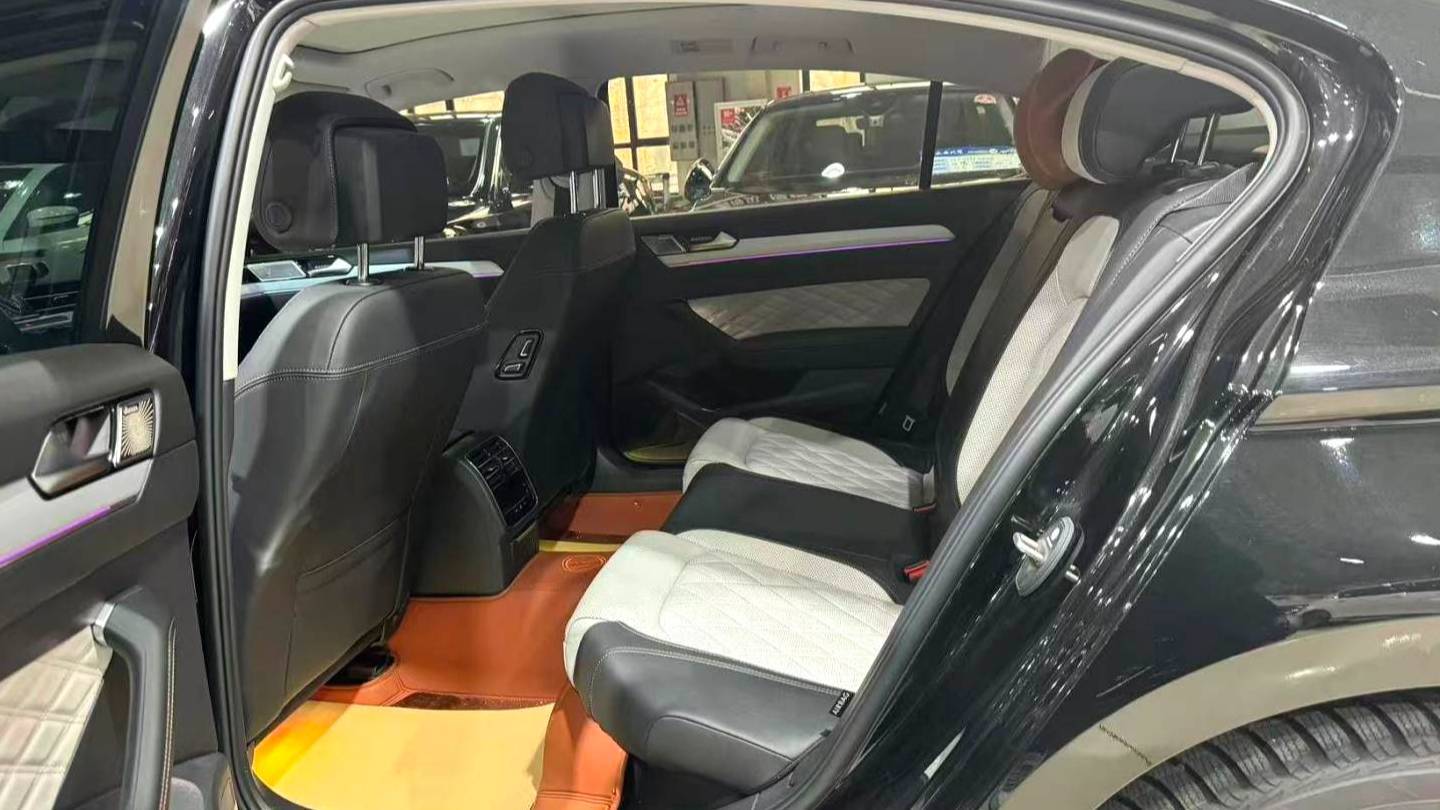 Volkswagen 2025 Magotan Upgraded Two Share 330TSI DSG Luxury Edition