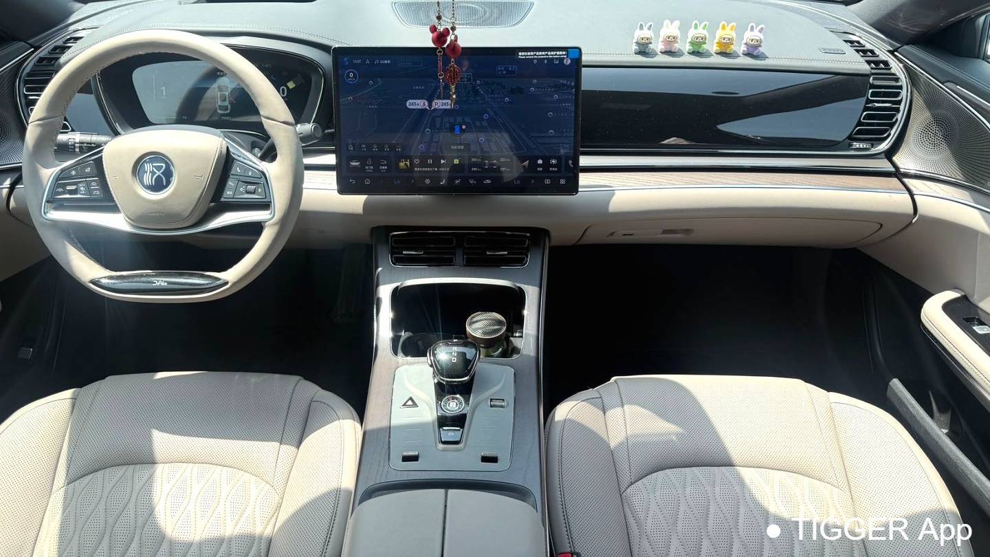 BYD 2024 HAN DM-i Honor Edition 121KM Premium Edition