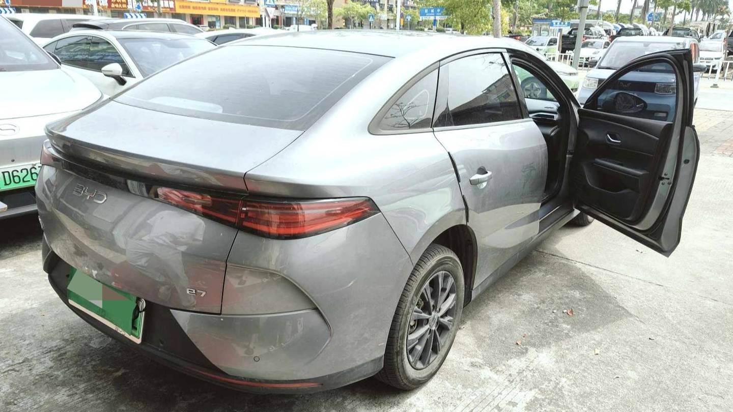 BYD 2025 e7 520 Intelligent Travel Edition