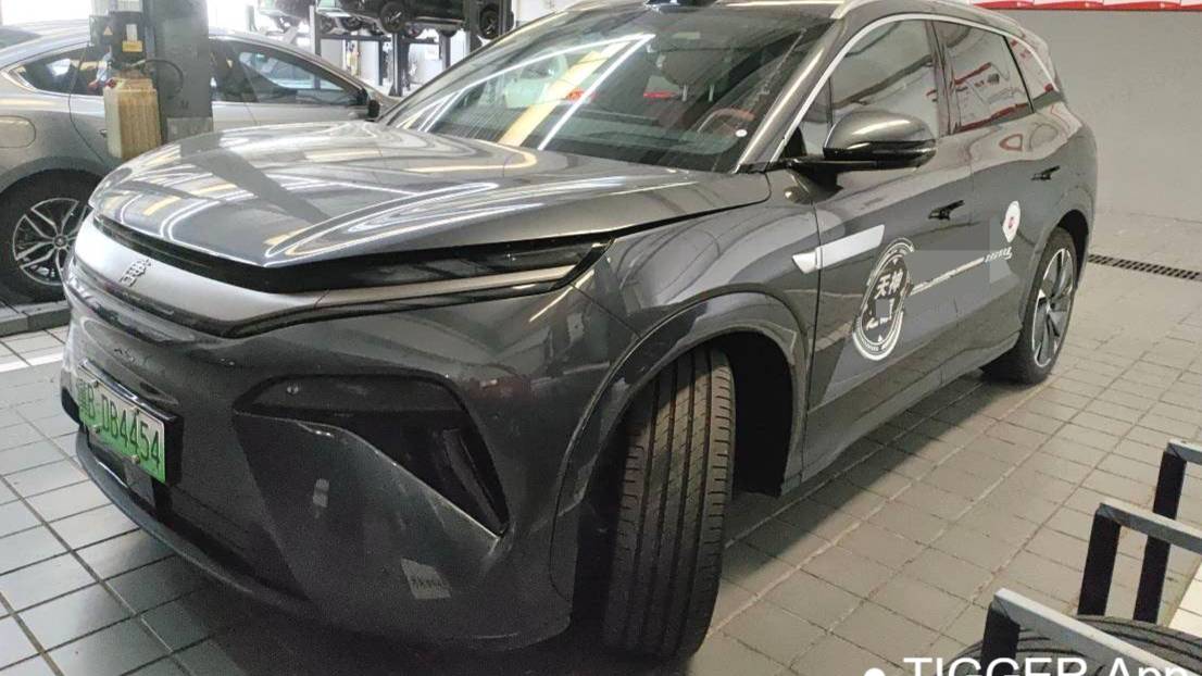 BYD 2025 TANG L EV 600KM four-wheel drive LiDAR flagship model