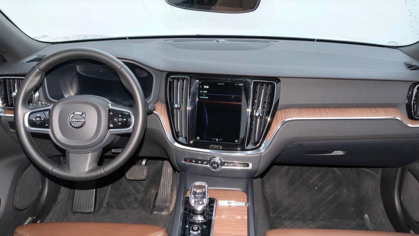 VOLVO China 2023 S60 B5 Zhiya Sports Edition