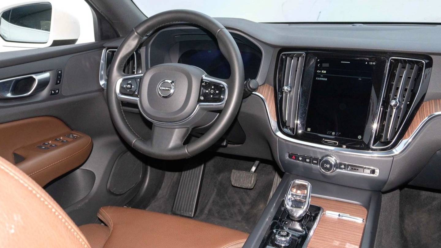 VOLVO China 2023 S60 B5 Zhiya Sports Edition
