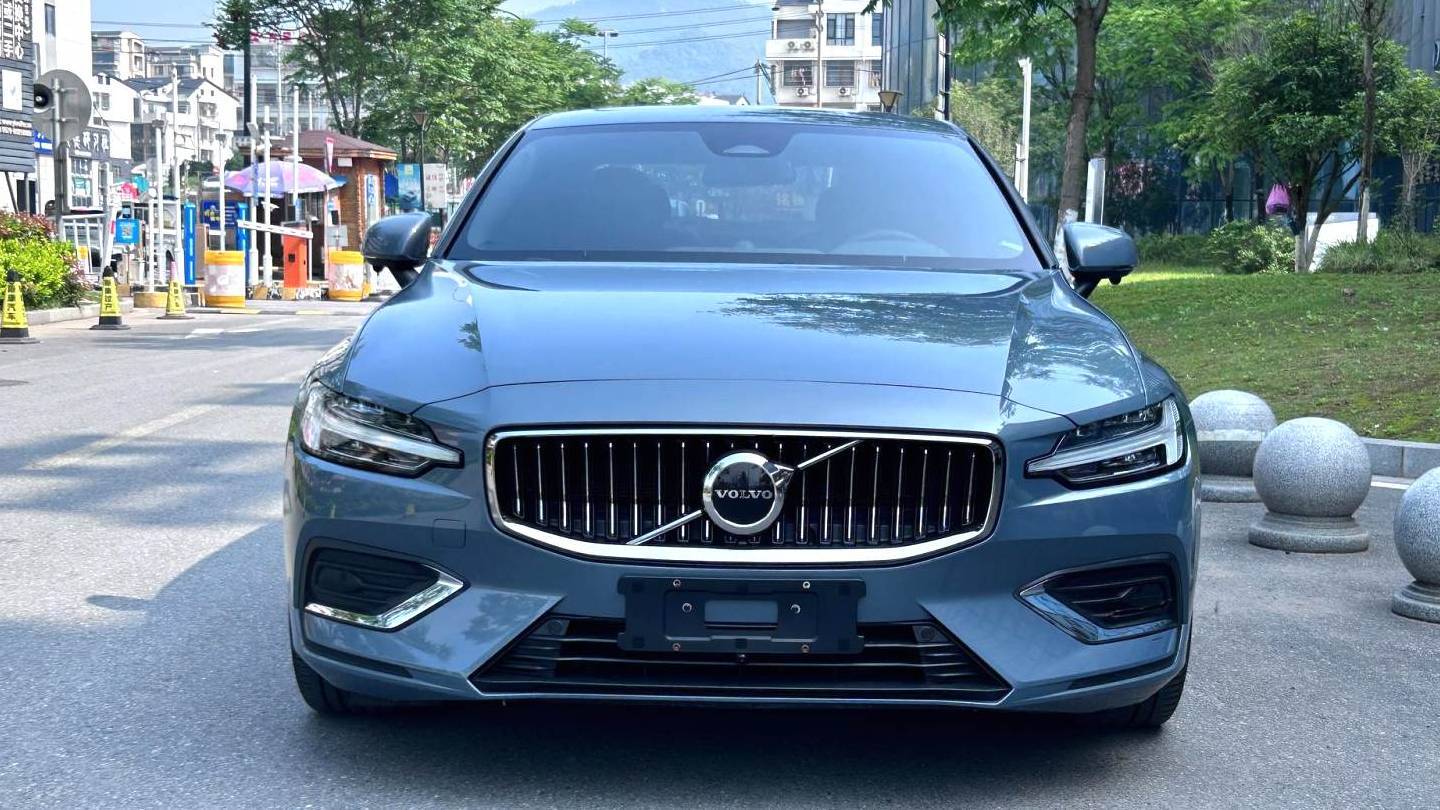 VOLVO China 2024 S60 B4 Zhiyuan Luxury Edition