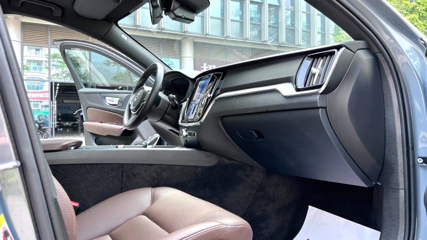 VOLVO China 2024 S60 B4 Zhiyuan Luxury Edition