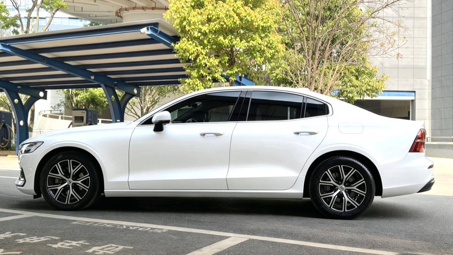 VOLVO China 2024 S60 B4 Zhiyi Luxury Edition