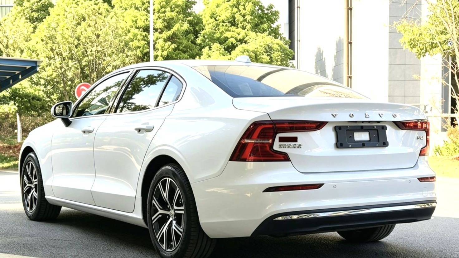 VOLVO China 2024 S60 B4 Zhiyi Luxury Edition