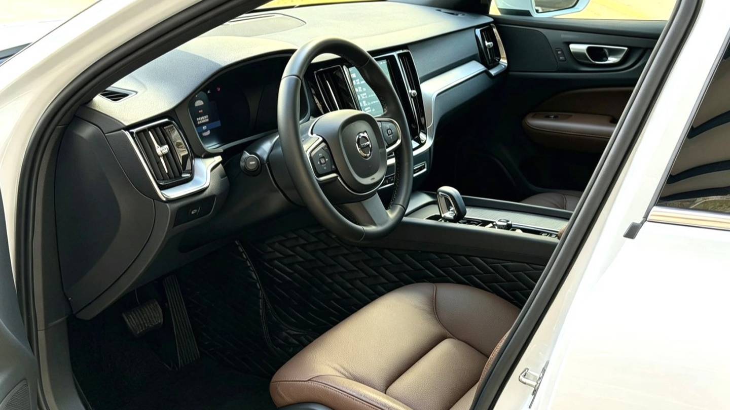 VOLVO China 2024 S60 B4 Zhiyi Luxury Edition