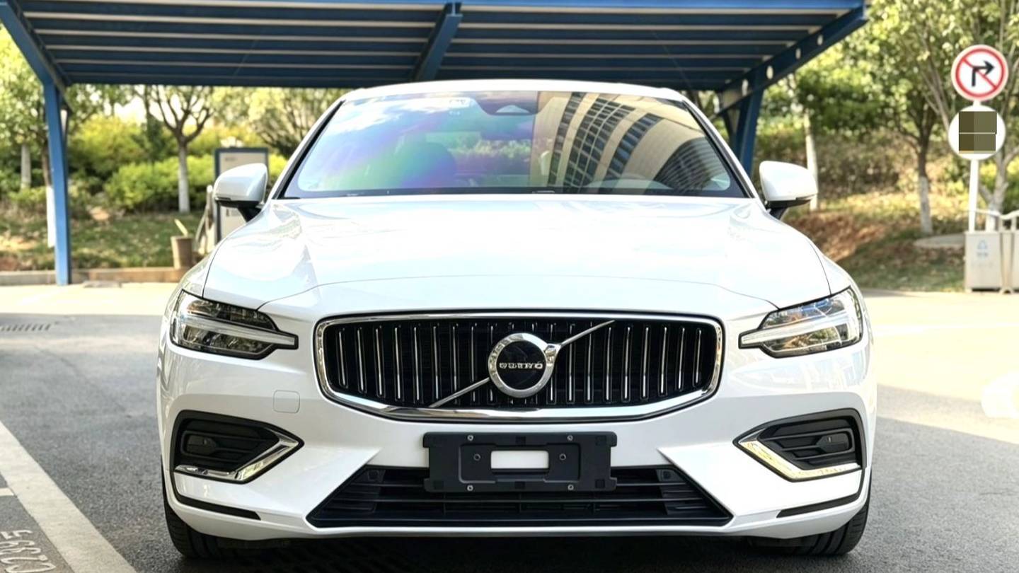 VOLVO China 2024 S60 B4 Zhiyi Luxury Edition