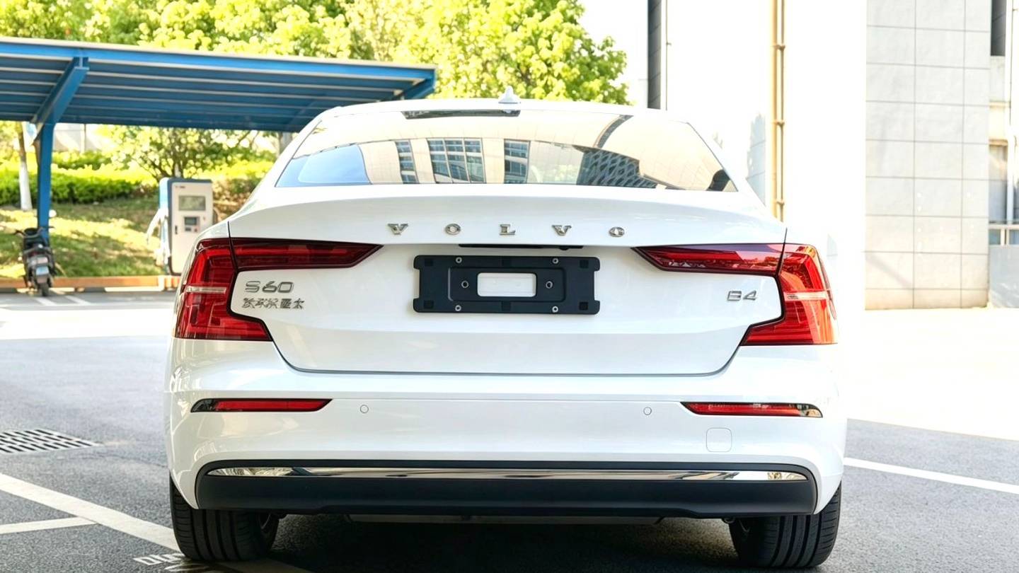VOLVO China 2024 S60 B4 Zhiyi Luxury Edition