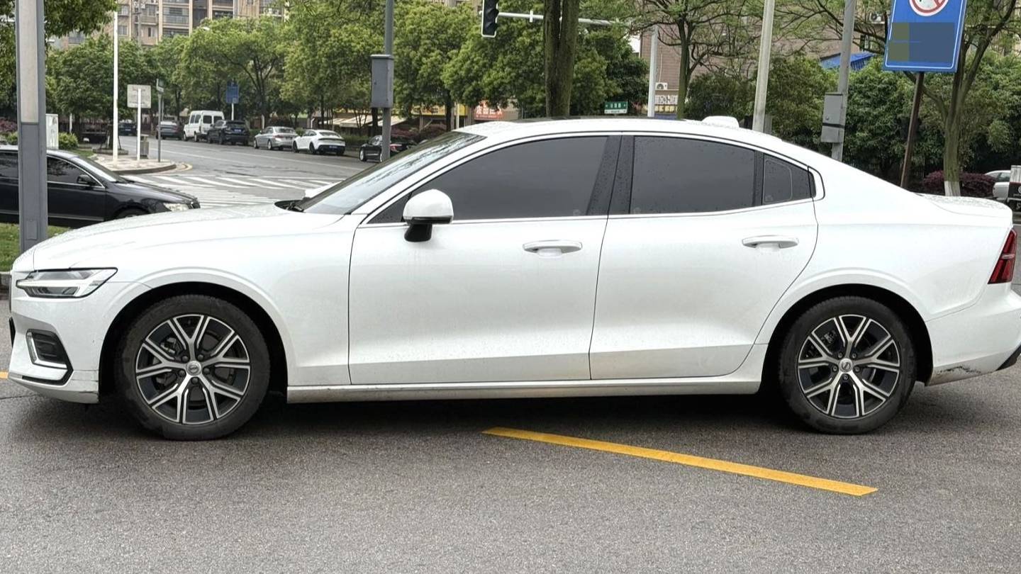 VOLVO China 2024 S60 B4 Zhiyi Luxury Edition