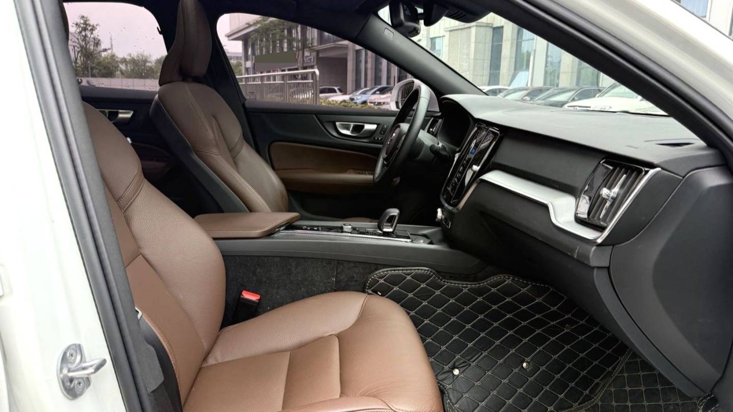 VOLVO China 2024 S60 B4 Zhiyi Luxury Edition