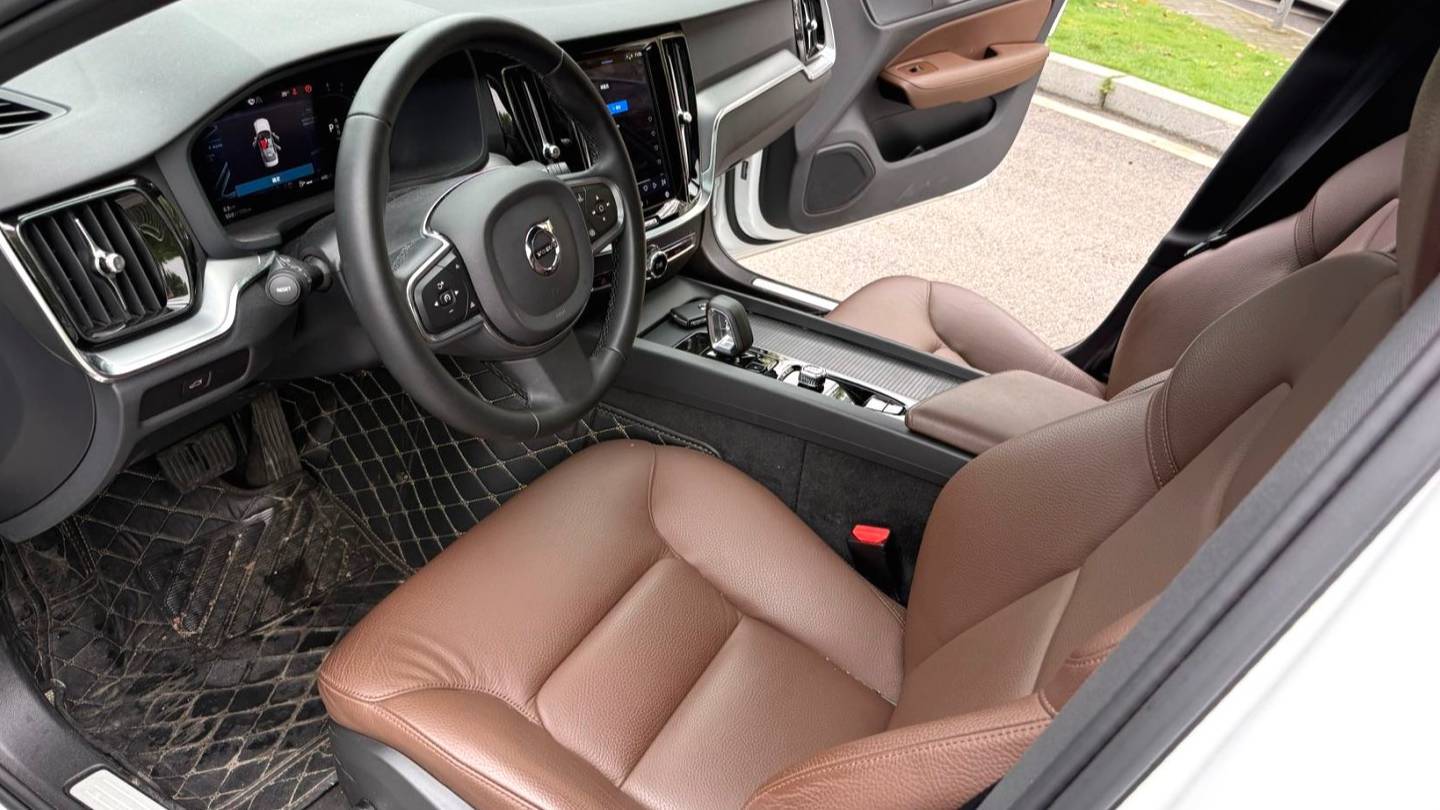 VOLVO China 2024 S60 B4 Zhiyi Luxury Edition