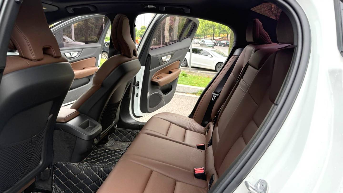VOLVO China 2024 S60 B4 Zhiyi Luxury Edition