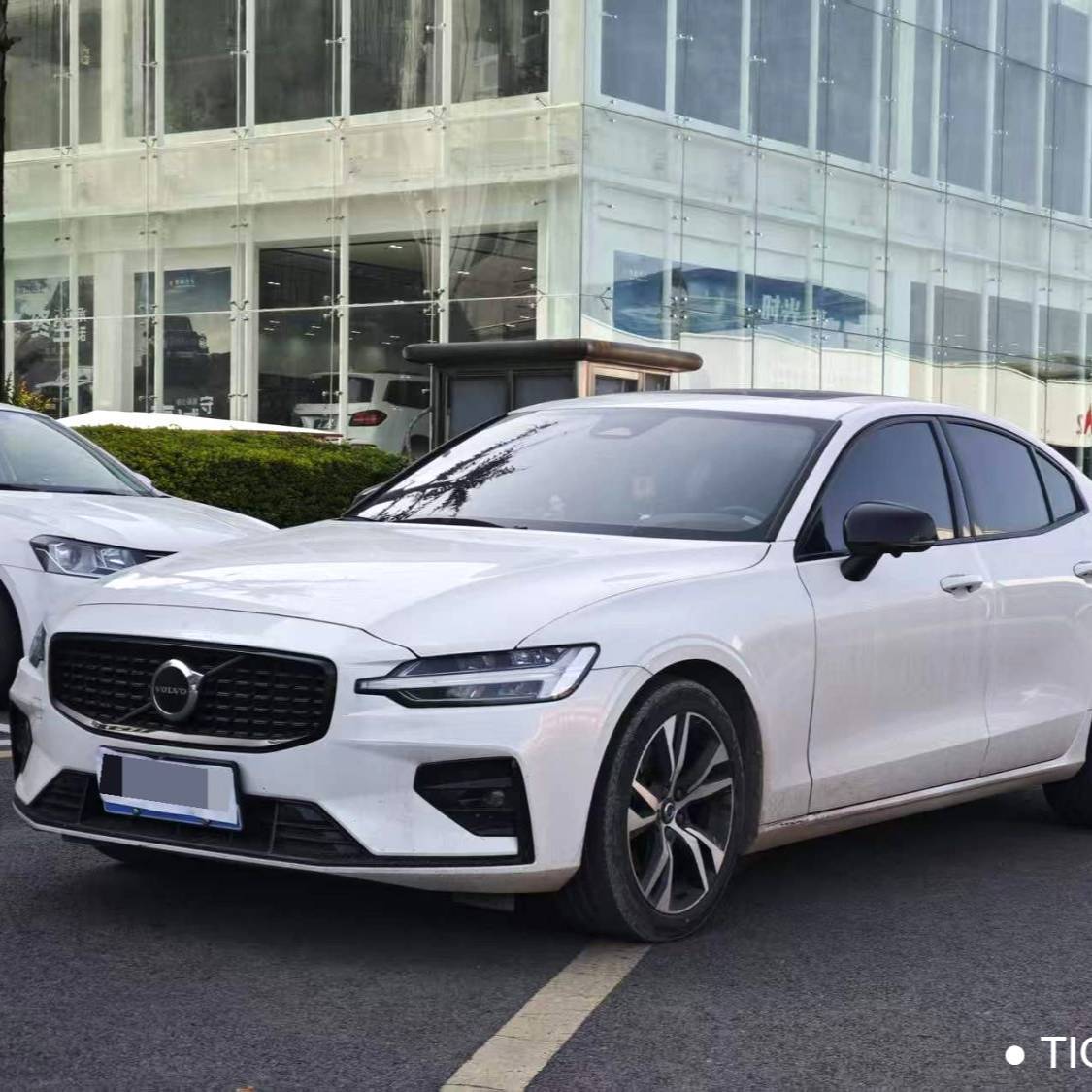 VOLVO China 2023 S60 B5 Zhiya Sports Edition سيارة مستعملة