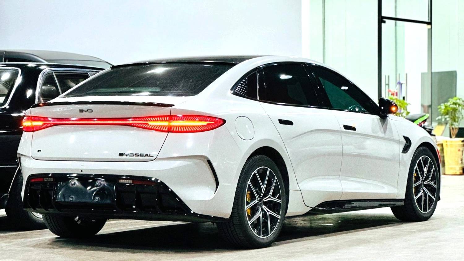 BYD 2023 Seal Champion Edition 550km Luxury Model