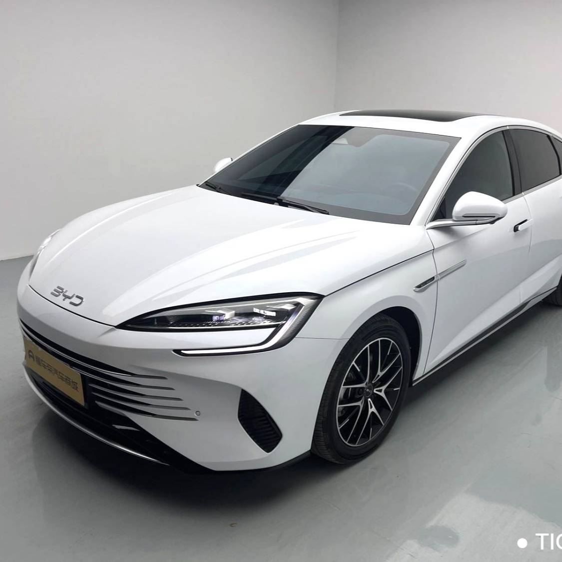 BYD 2024 Seal‌ Honor DM-i 1.5L 121km Luxury Edition Подержанный автомобиль