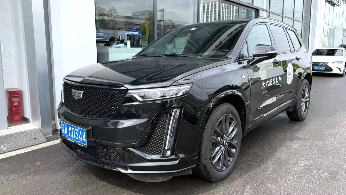 CADILLAC 2025 XT6 2.0T Six seater 4WD Prestige Executive Black Label Edition