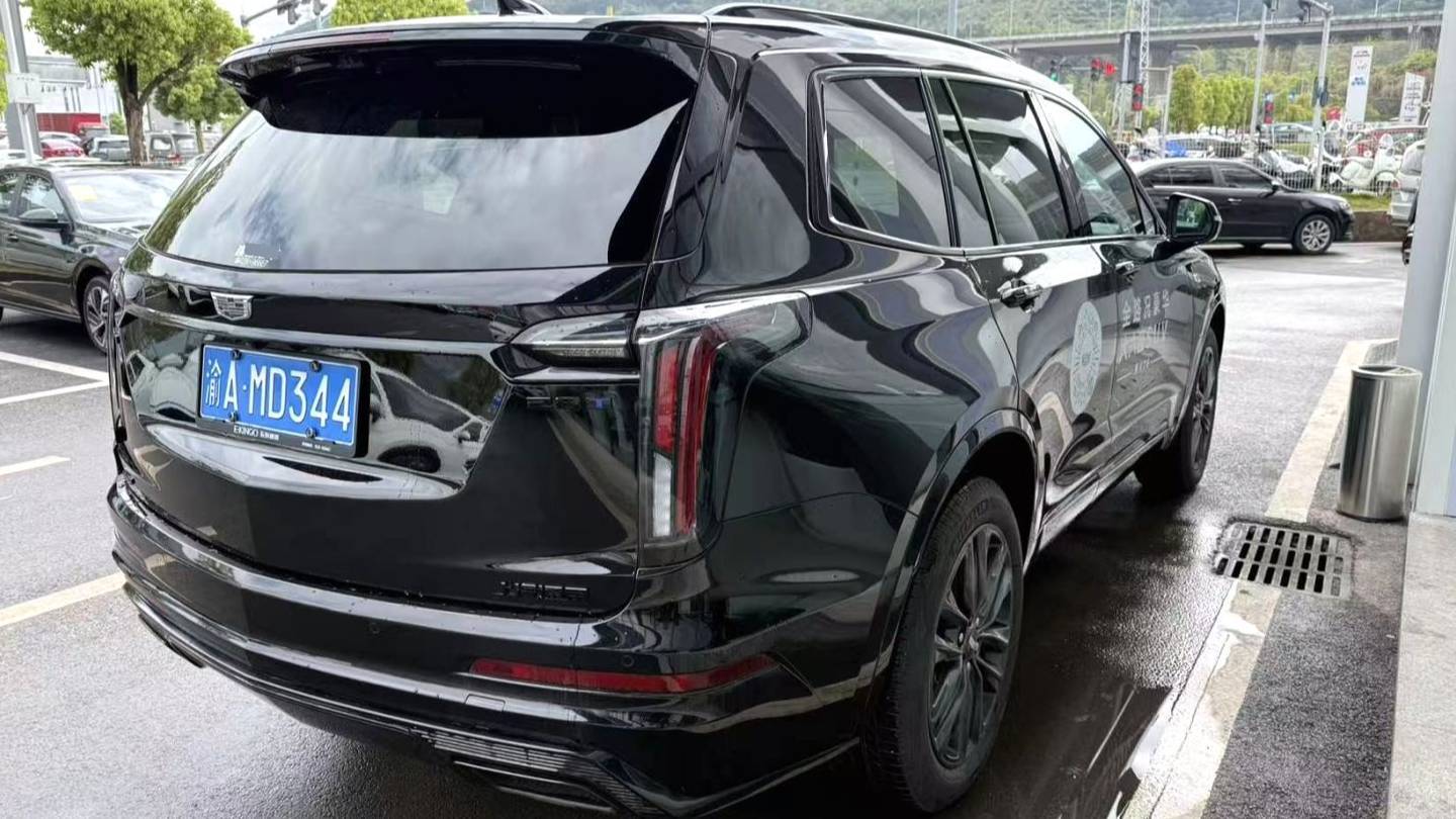 CADILLAC 2025 XT6 2.0T Six seater 4WD Prestige Executive Black Label Edition