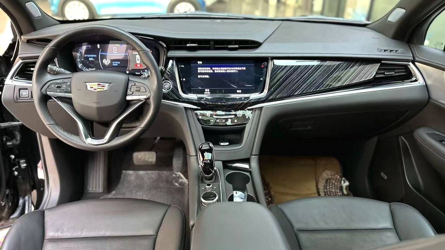 CADILLAC 2025 XT6 2.0T Six seater 4WD Luxury Executive Classic Edition