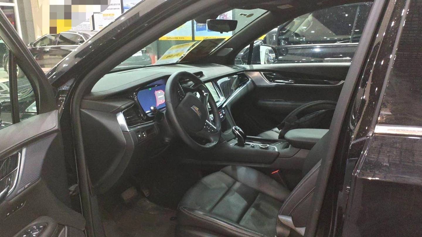 CADILLAC 2025 XT6 2.0T Six seater 4WD Luxury Executive Classic Edition