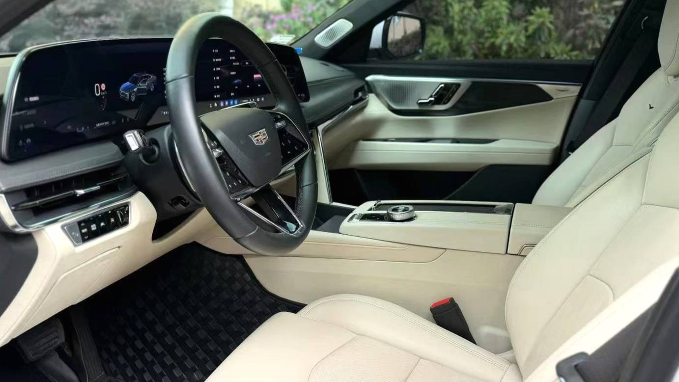 CADILLAC 2023 CT6 28T Prestige Type