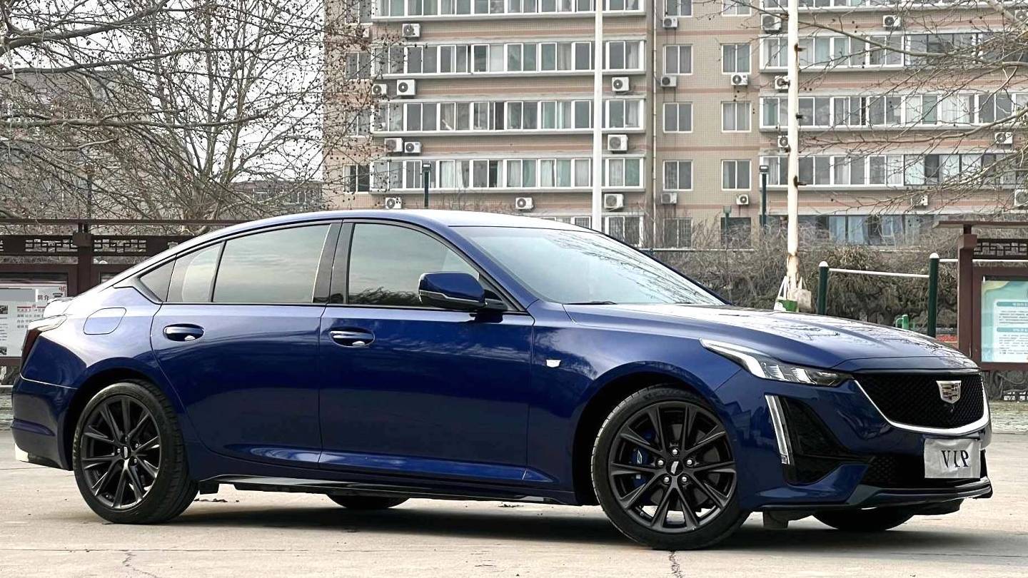 CADILLAC 2023 CT5 28T Platinum Type