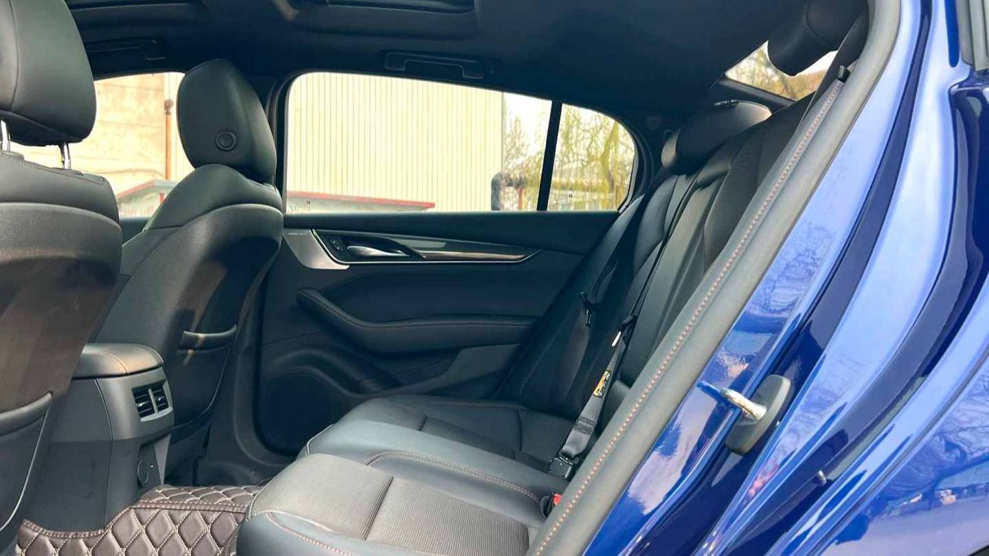 CADILLAC 2023 CT5 28T Platinum Type