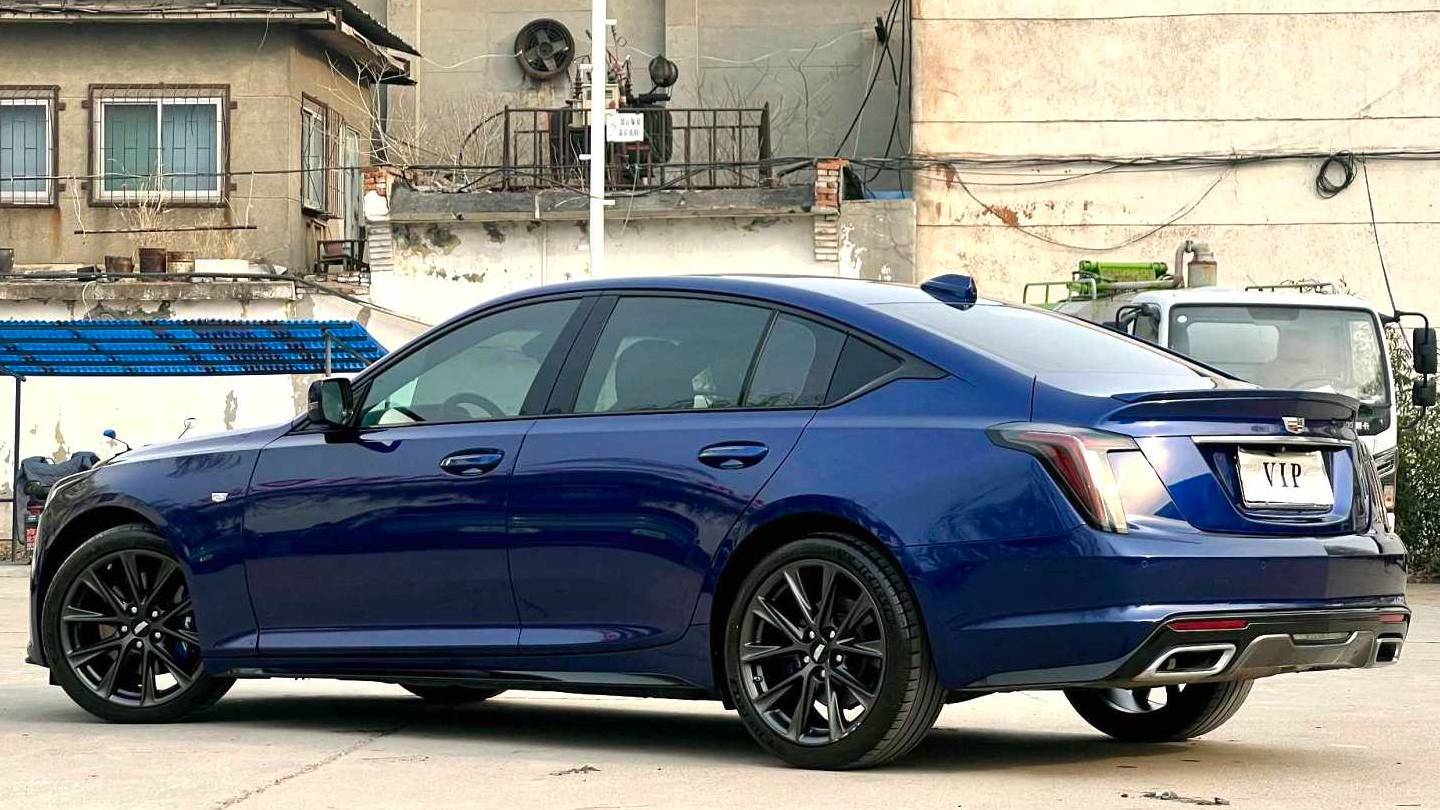 CADILLAC 2023 CT5 28T Platinum Type