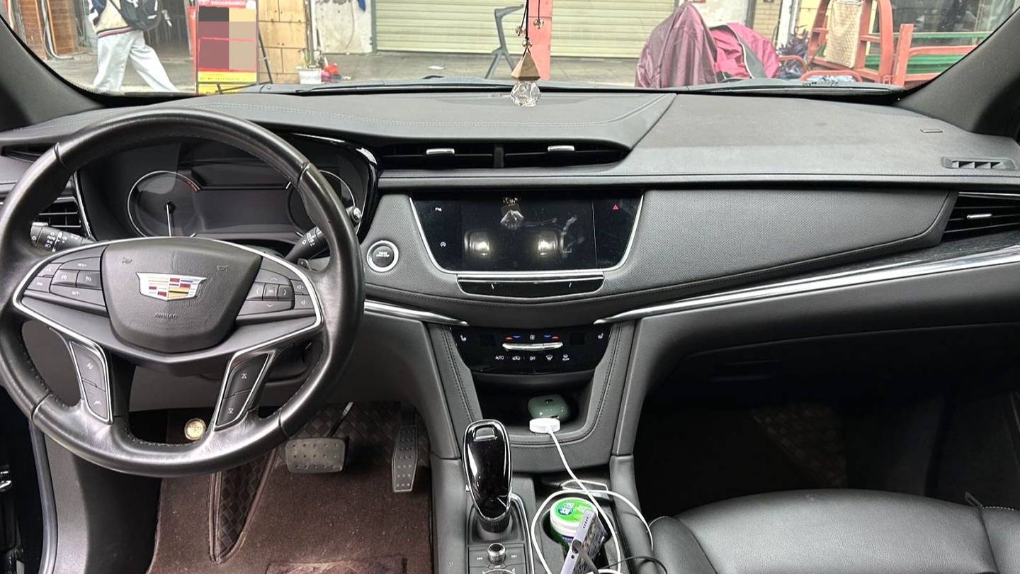 CADILLAC 2022 XT5 2.0T two wheel drive luxury model
