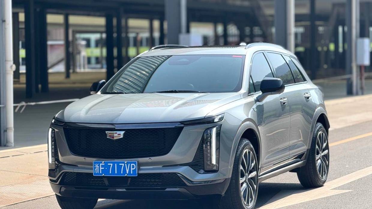 CADILLAC 2025 XT5 2.0T Prestige Model