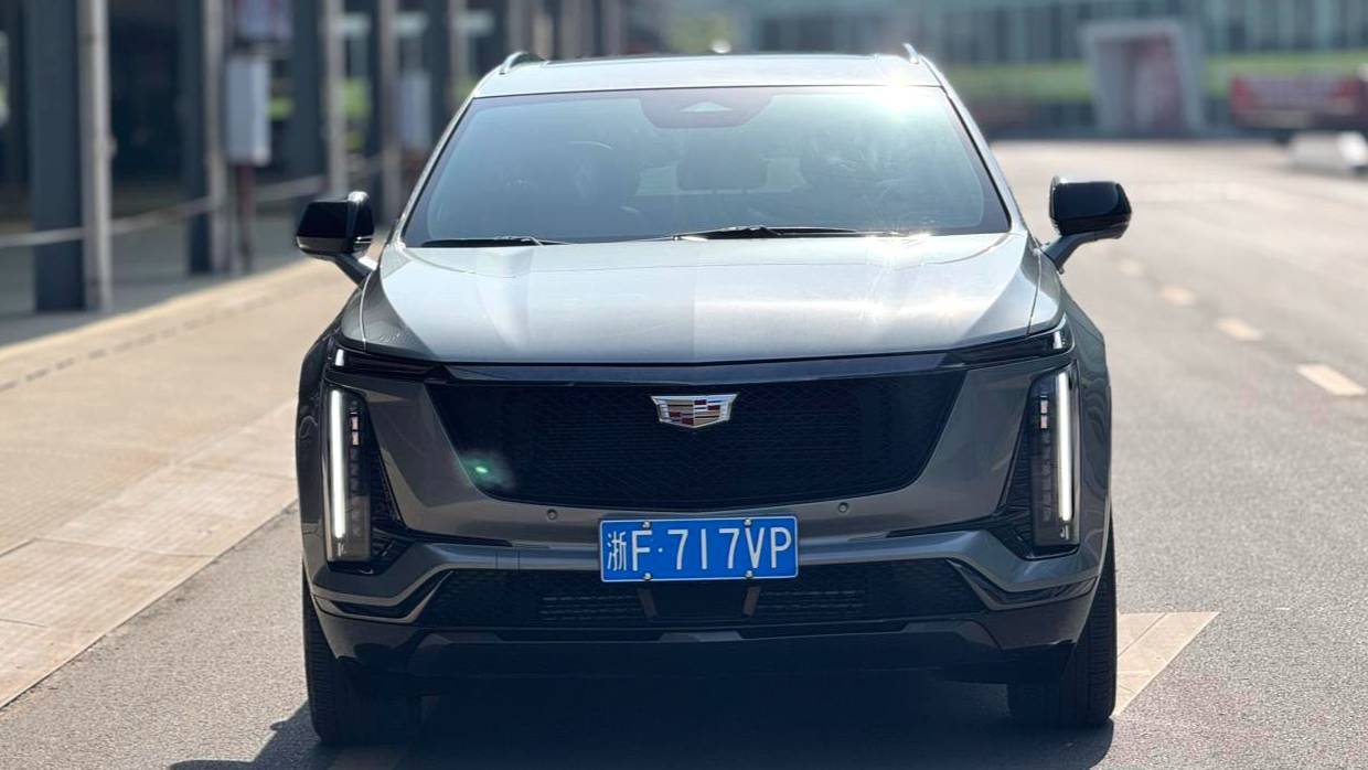 CADILLAC 2025 XT5 2.0T Prestige Model