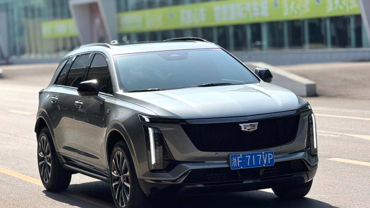 CADILLAC 2025 XT5 2.0T Prestige Model