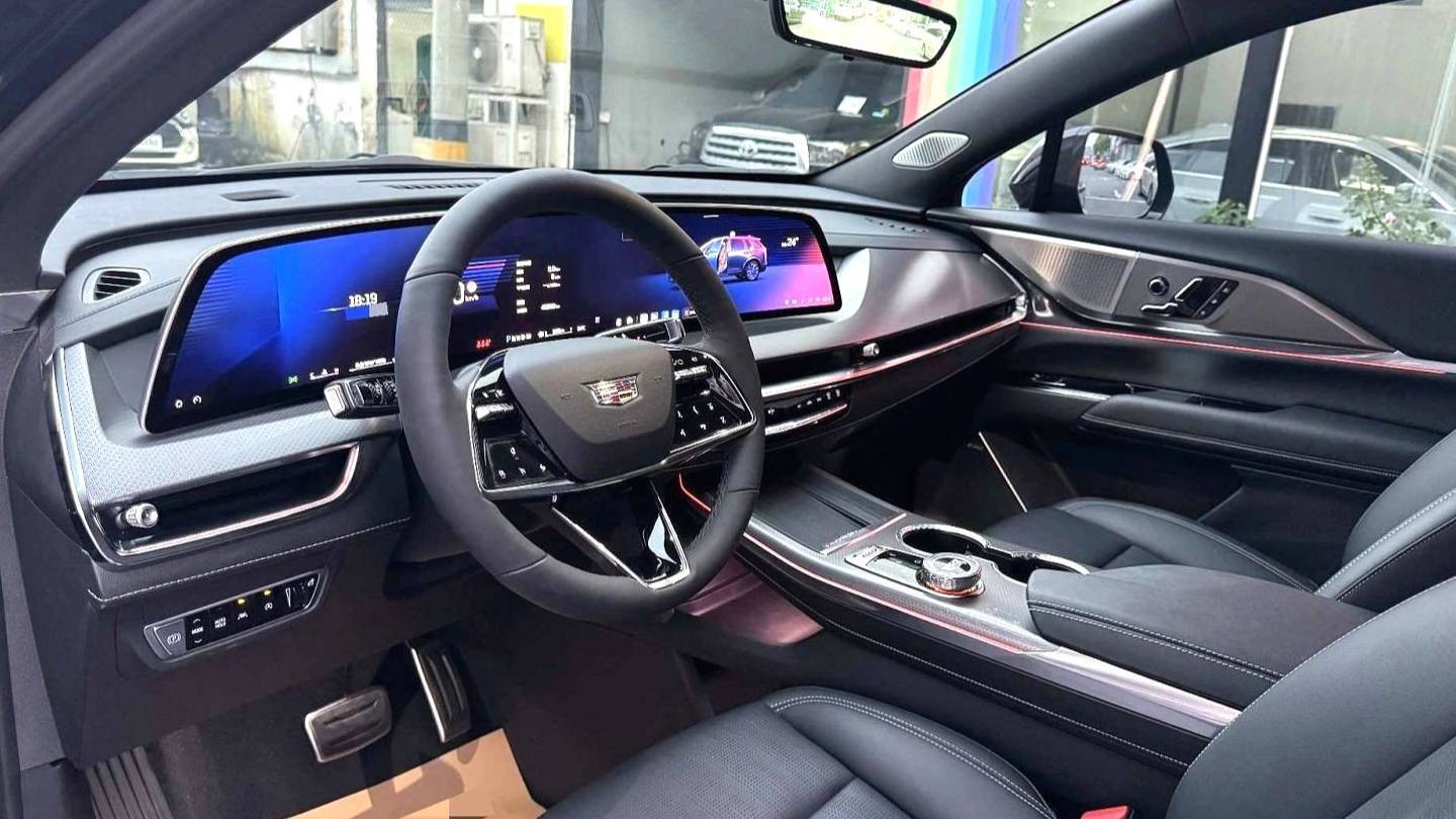 CADILLAC 2025 XT5 2.0T Prestige Model