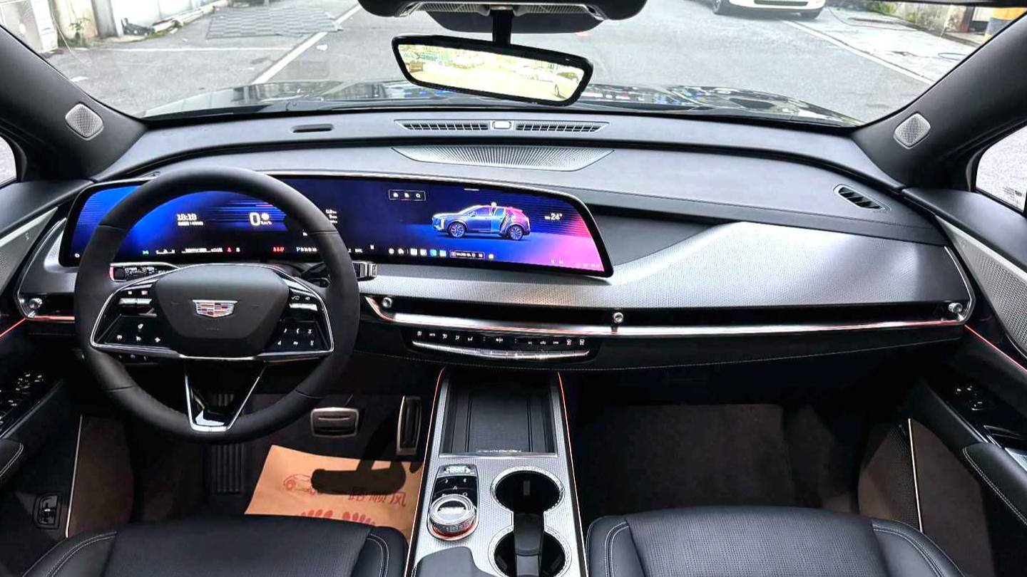 CADILLAC 2025 XT5 2.0T Prestige Model