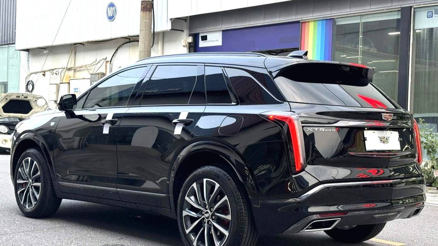 CADILLAC 2025 XT5 2.0T Prestige Model