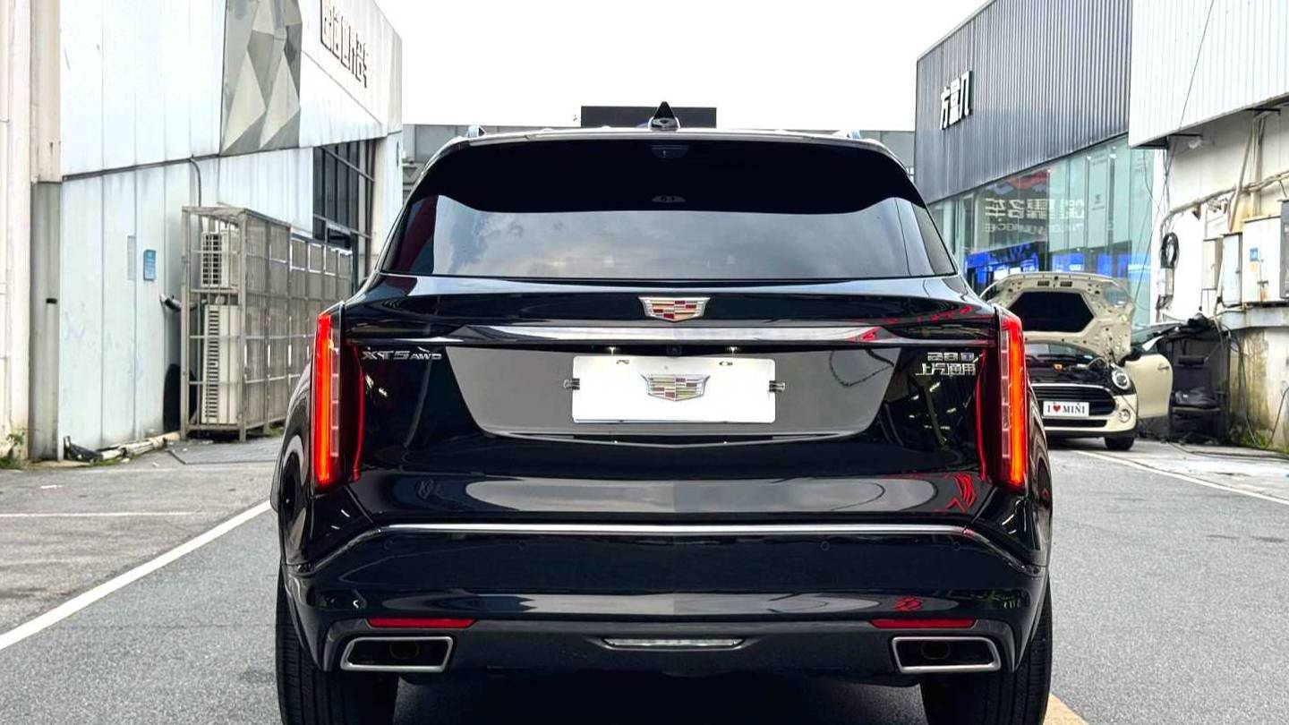 CADILLAC 2025 XT5 2.0T Prestige Model