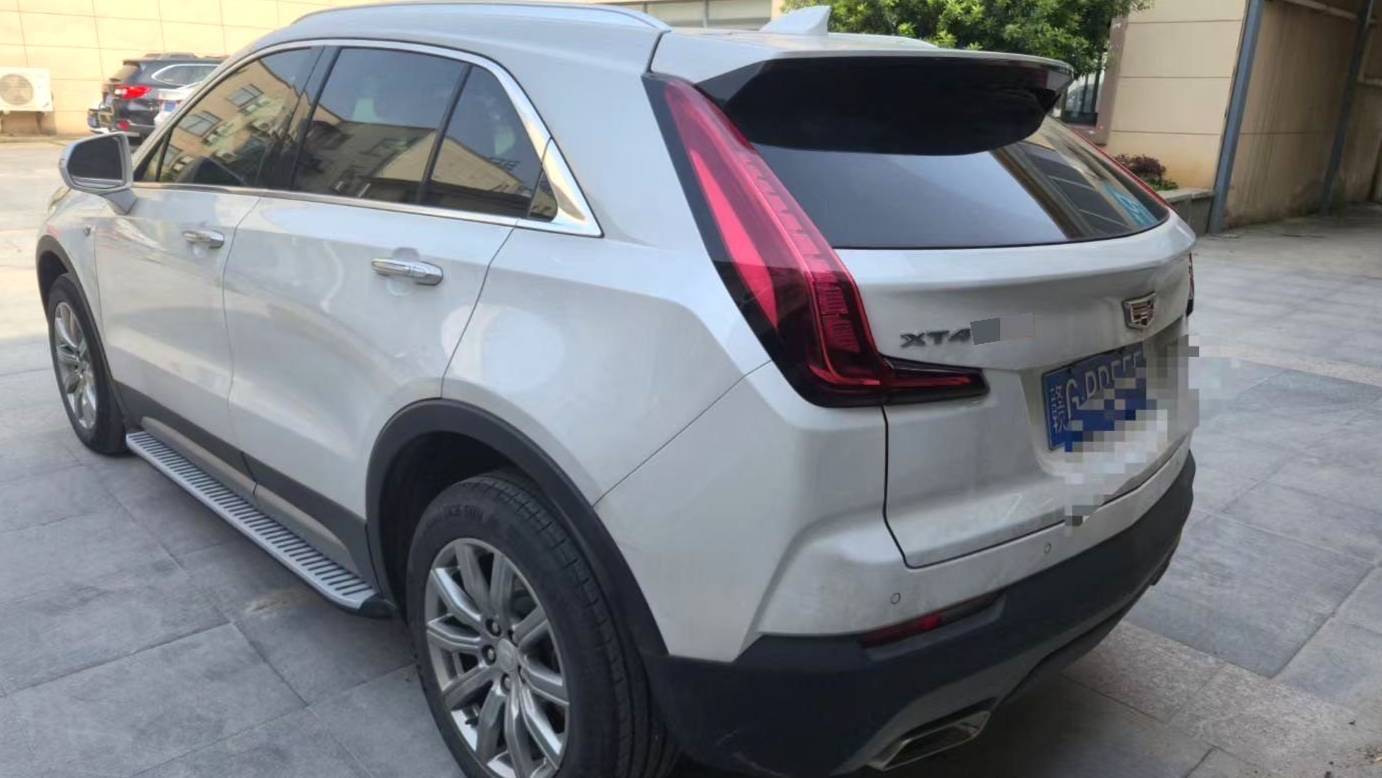 CADILLAC 2022 XT4 28T two wheel drive luxury model