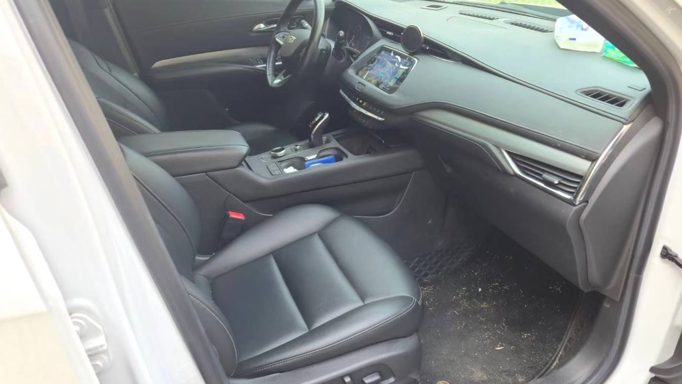 CADILLAC 2022 XT4 28T two wheel drive luxury model